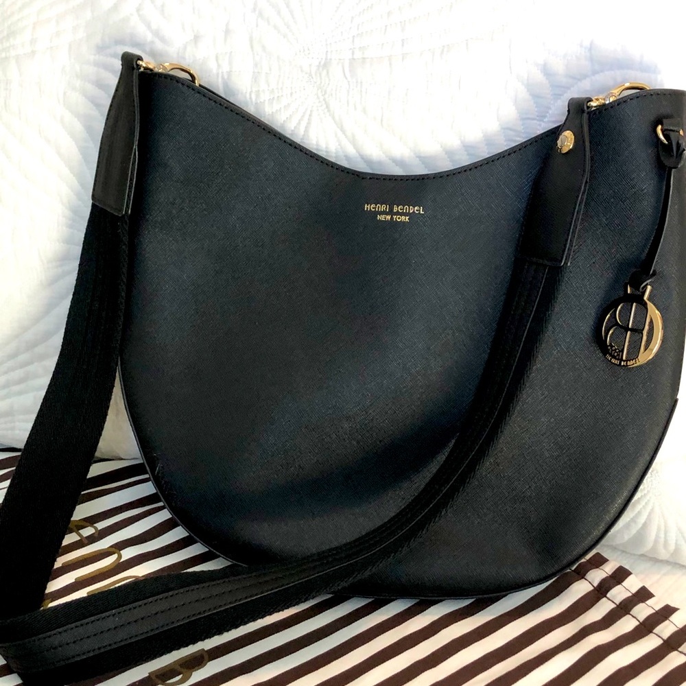 Henri Bendel Cross body sport strap black